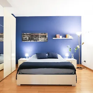 Apartment Chiara 34 - M4 Metro Blu
