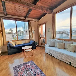 Amazing Panoramic Artist's Loft Spanish Steps Apartment