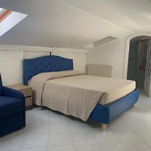 https://casa-antonella-porto-azzurro.it-tuscanyhotel.com